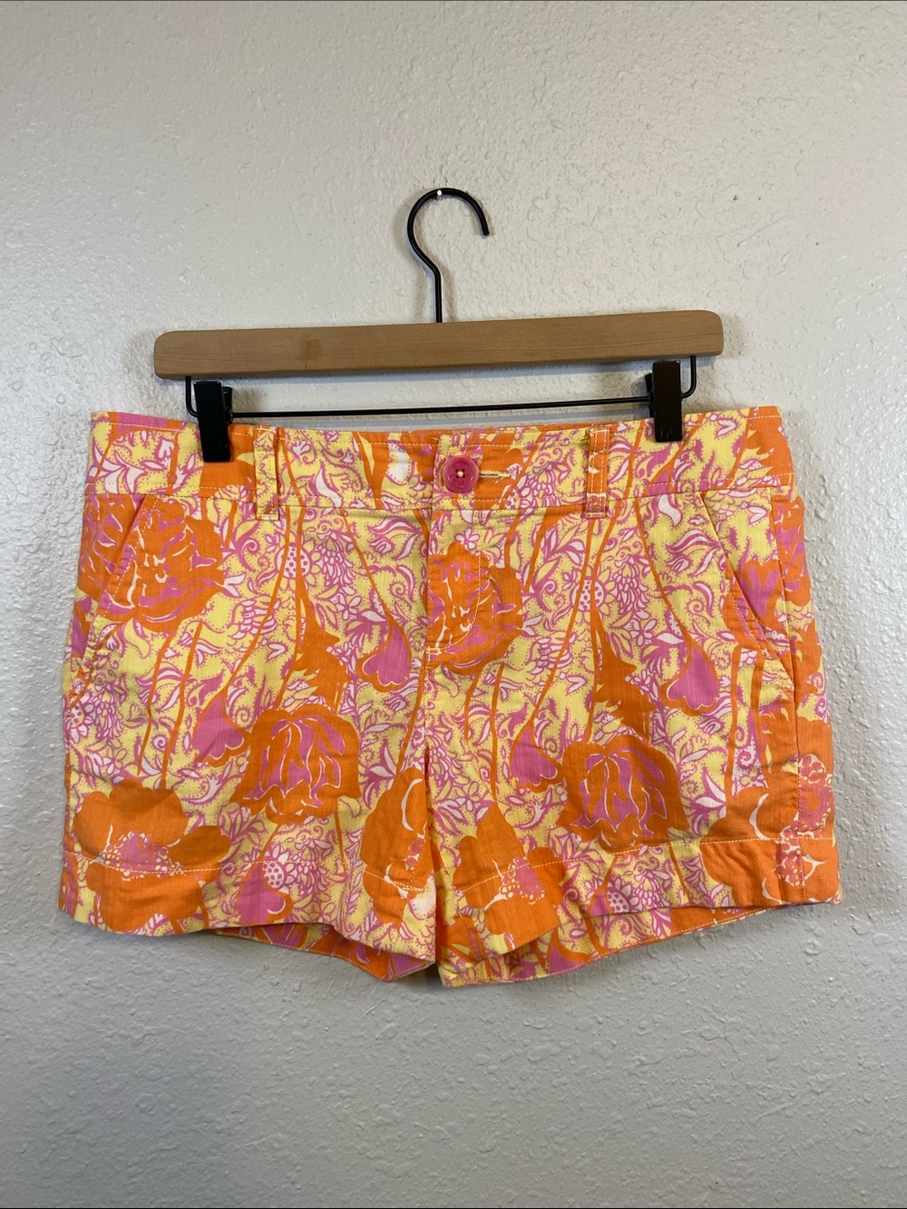 Lilly Pulitzer Originals Preppy Beach Vibrant Starfruit & Pink Floral Short Sz 8